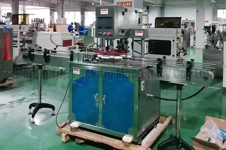 Aluminum cap sealing machine in factory