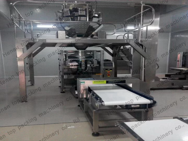 Commercial chips packing machine