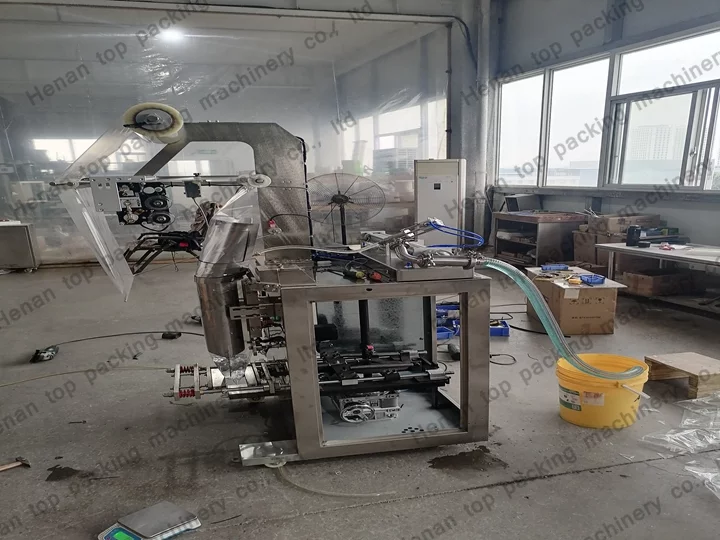 Exported oil packing machine