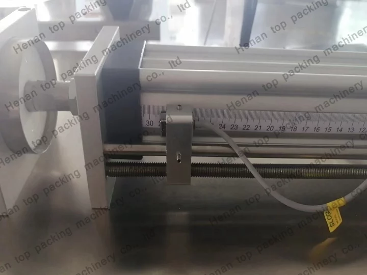 Oil packaging machine details